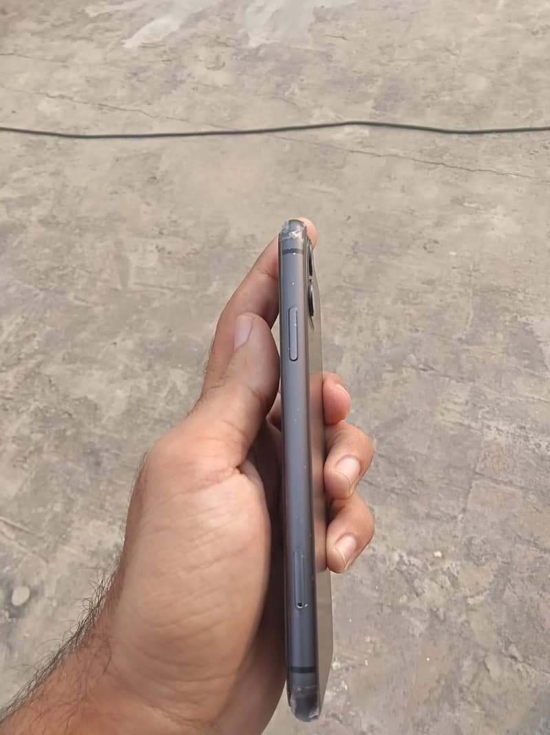 Apple iPhone 11 6