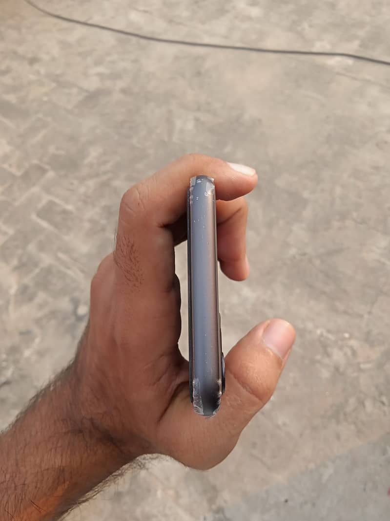 Apple iPhone 11 7