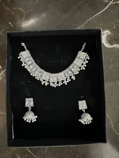 Kundan Choker Set with Jhumka Earrings
