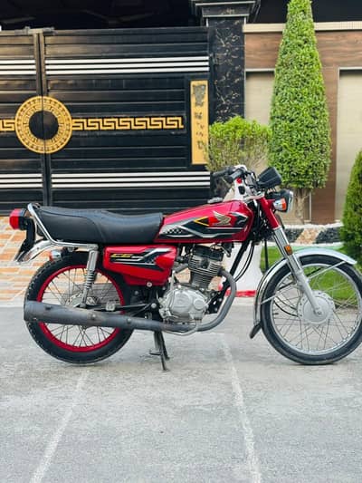 Honda 125cc 2024 model brand new condition mobile 03064760851 naveed