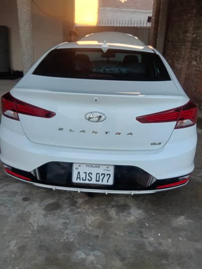 Hyundai Elantra GLS 2022 | 67,000 KM | Lahore Registered | Sunroof | F