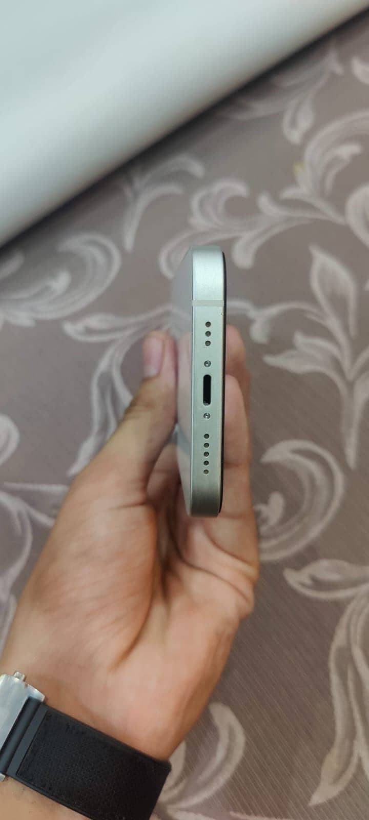 Apple iPhone 14 3