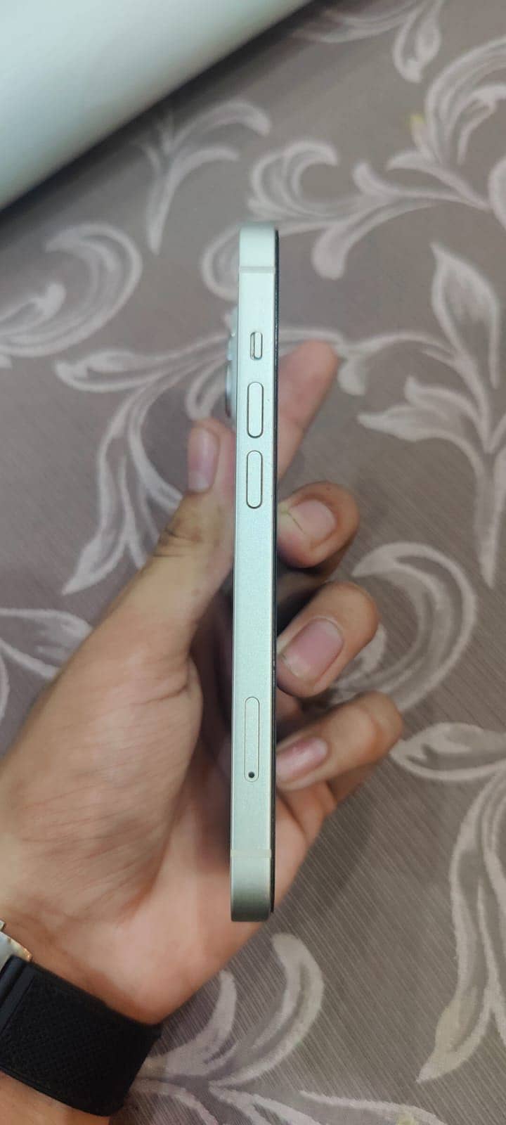 Apple iPhone 14 4