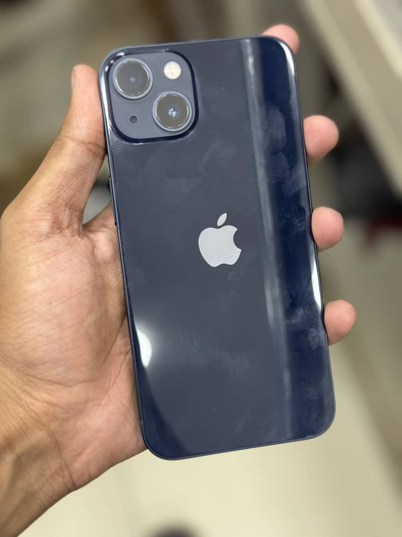 Apple iPhone 13 0