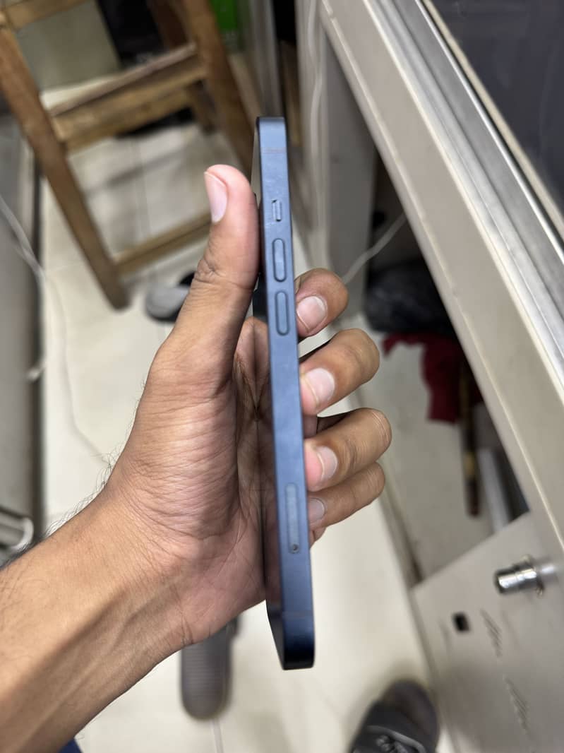 Apple iPhone 13 6