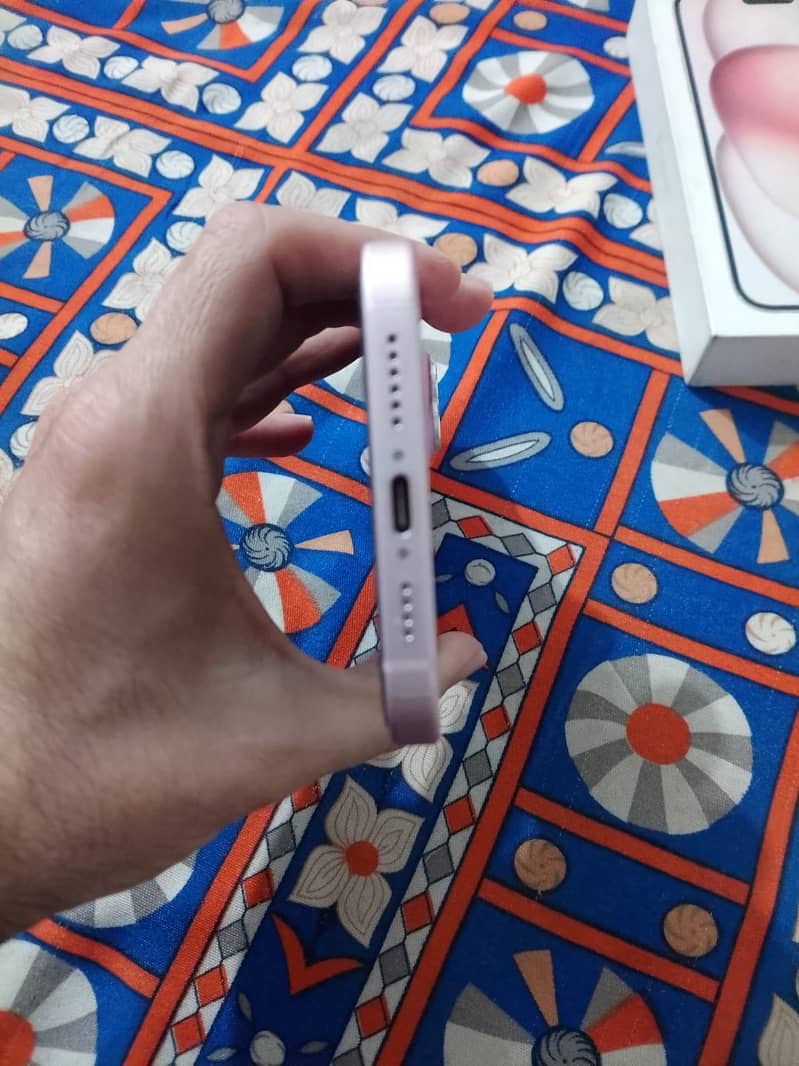 Apple iPhone 15 plus 3