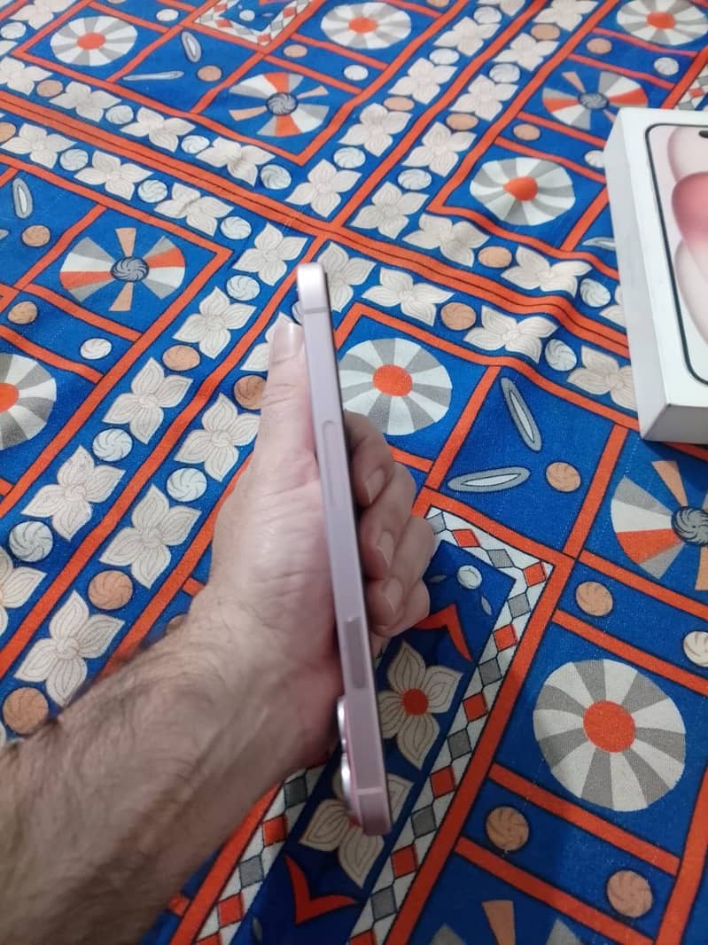 Apple iPhone 15 plus 7