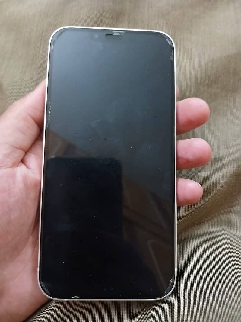 Apple iPhone 13 2