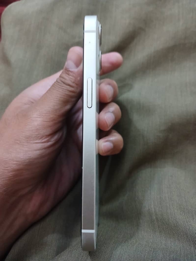 Apple iPhone 13 5