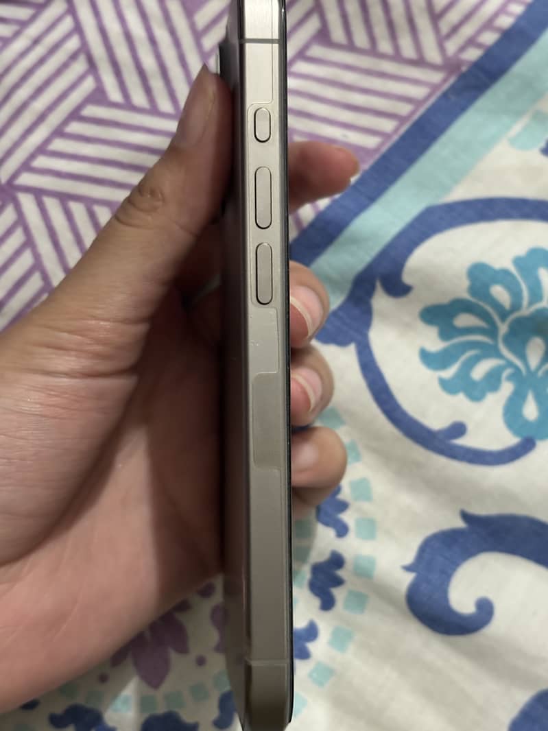 Apple iPhone 15 Pro 1
