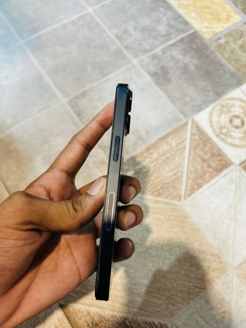 Apple iPhone 14 4