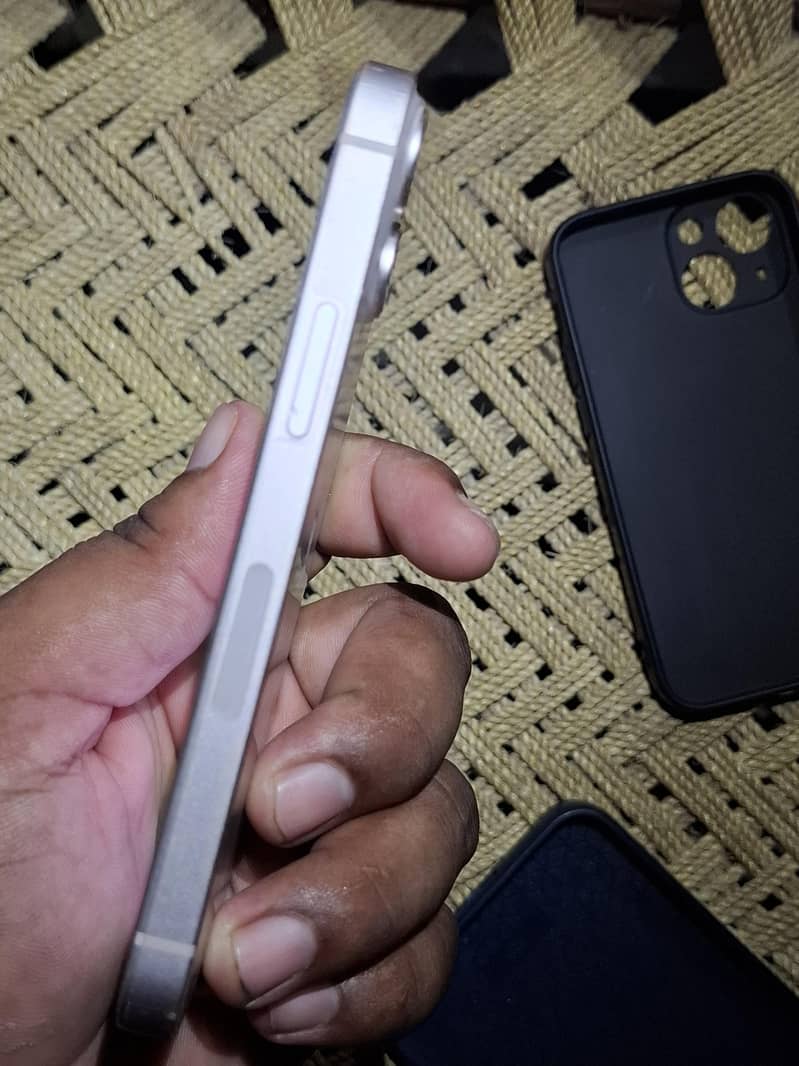 Apple iPhone 13 mini 3