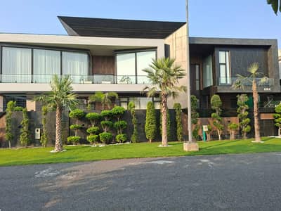 2 KANAL ELEGANT AND FULLY FURNISHED CORNER BUNGALOW NEAR MCDONALD'S IS AVAILABLE IN THE BEST BLOCK OF DHA LAHORE.