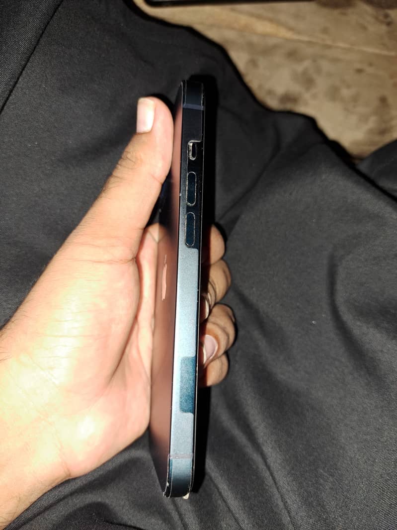 Apple iPhone 14 5