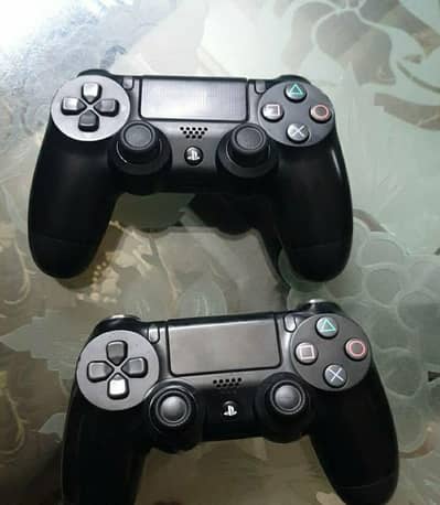 2 × Ps4 Dualshock controller @ 14000