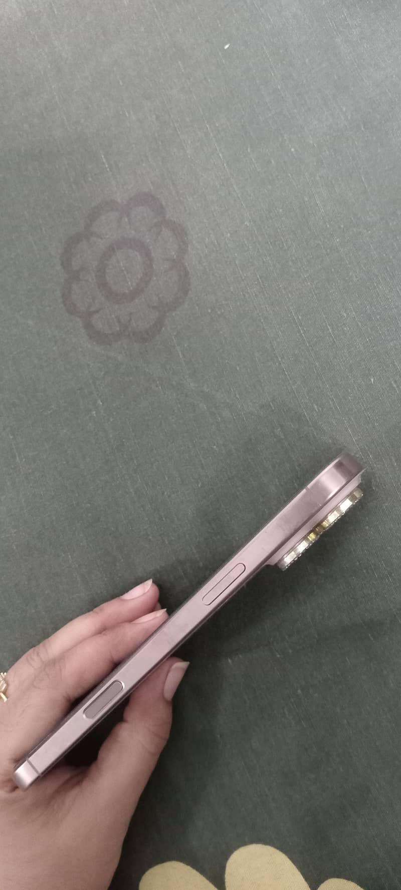 Apple iPhone 16 Pro Max 1