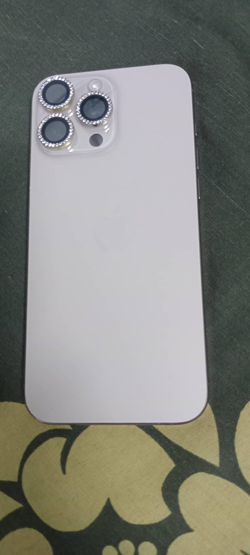 Apple iPhone 16 Pro Max 4