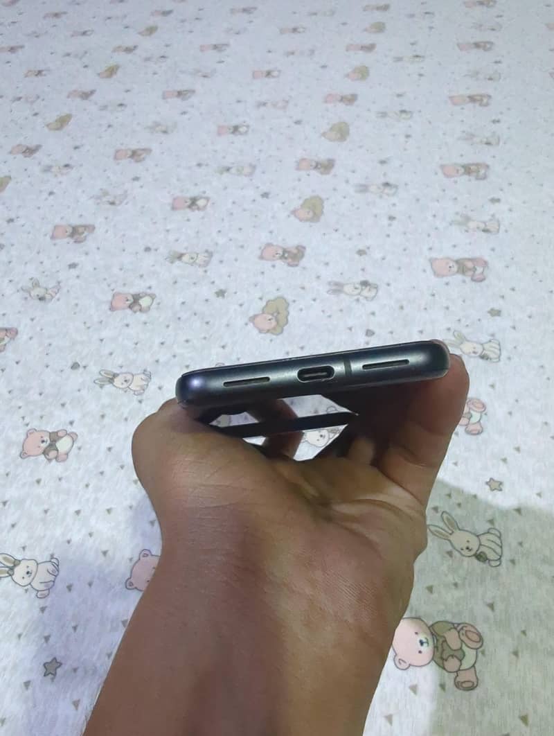 Google Pixel 8 4