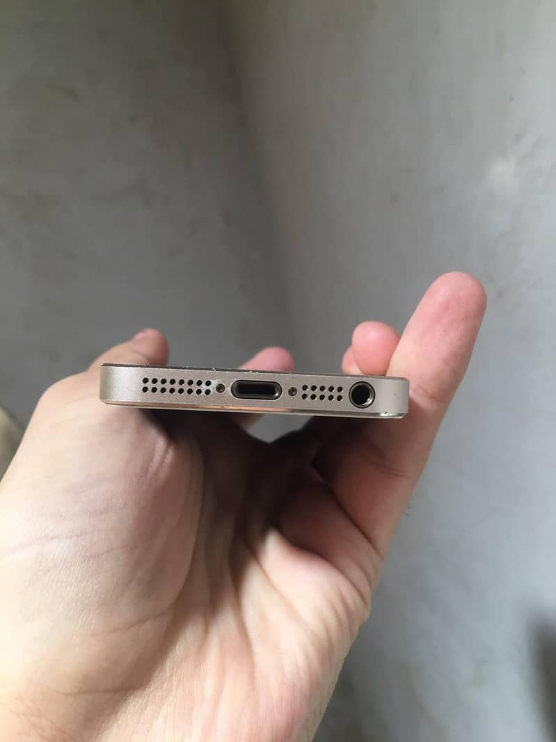 Apple iPhone 5s 11
