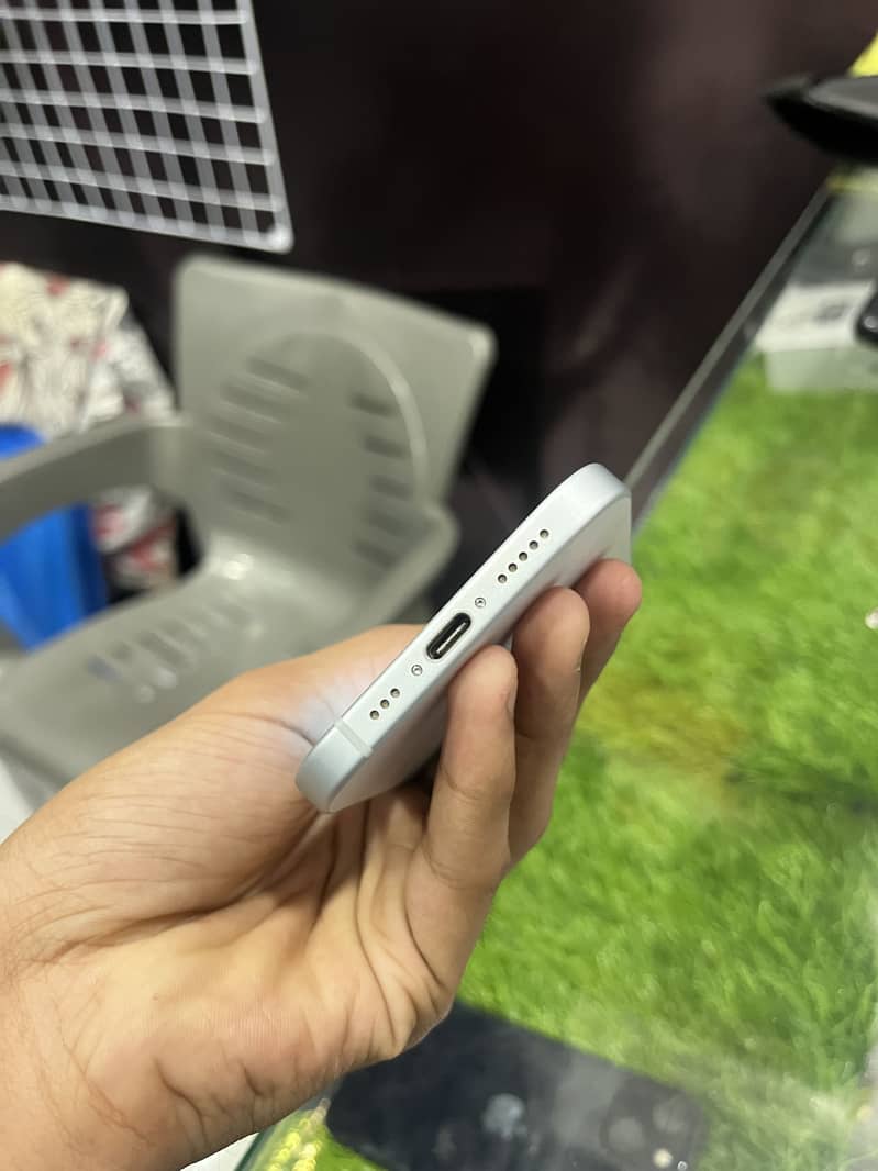 Apple iPhone 15 3