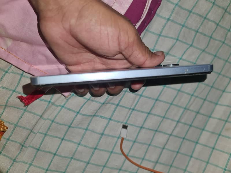 realme note 60 4