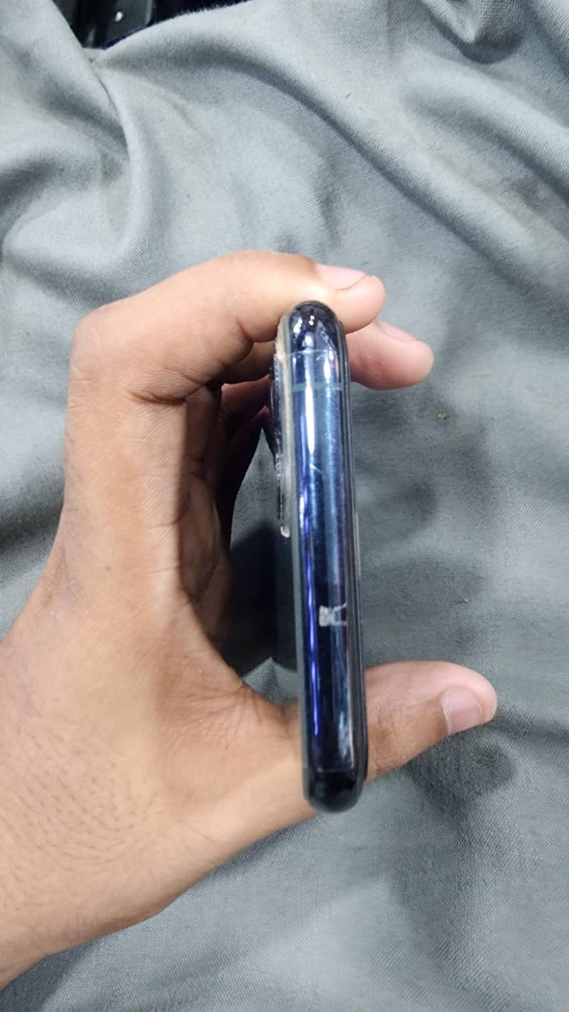 Apple iPhone 11 Pro 2