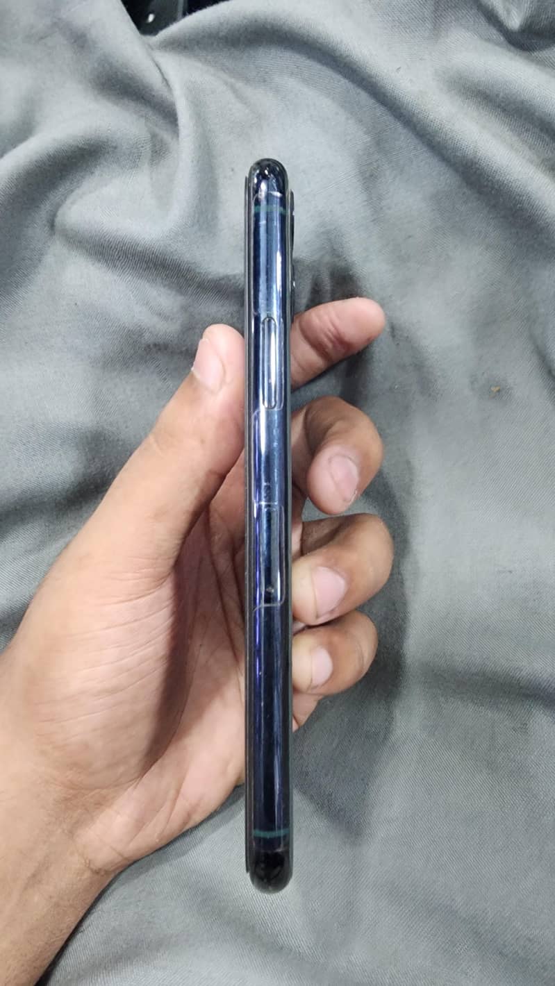 Apple iPhone 11 Pro 6