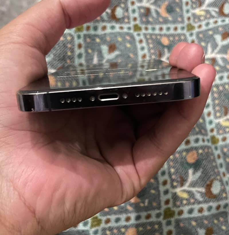 Apple iPhone 14 Pro Max 7