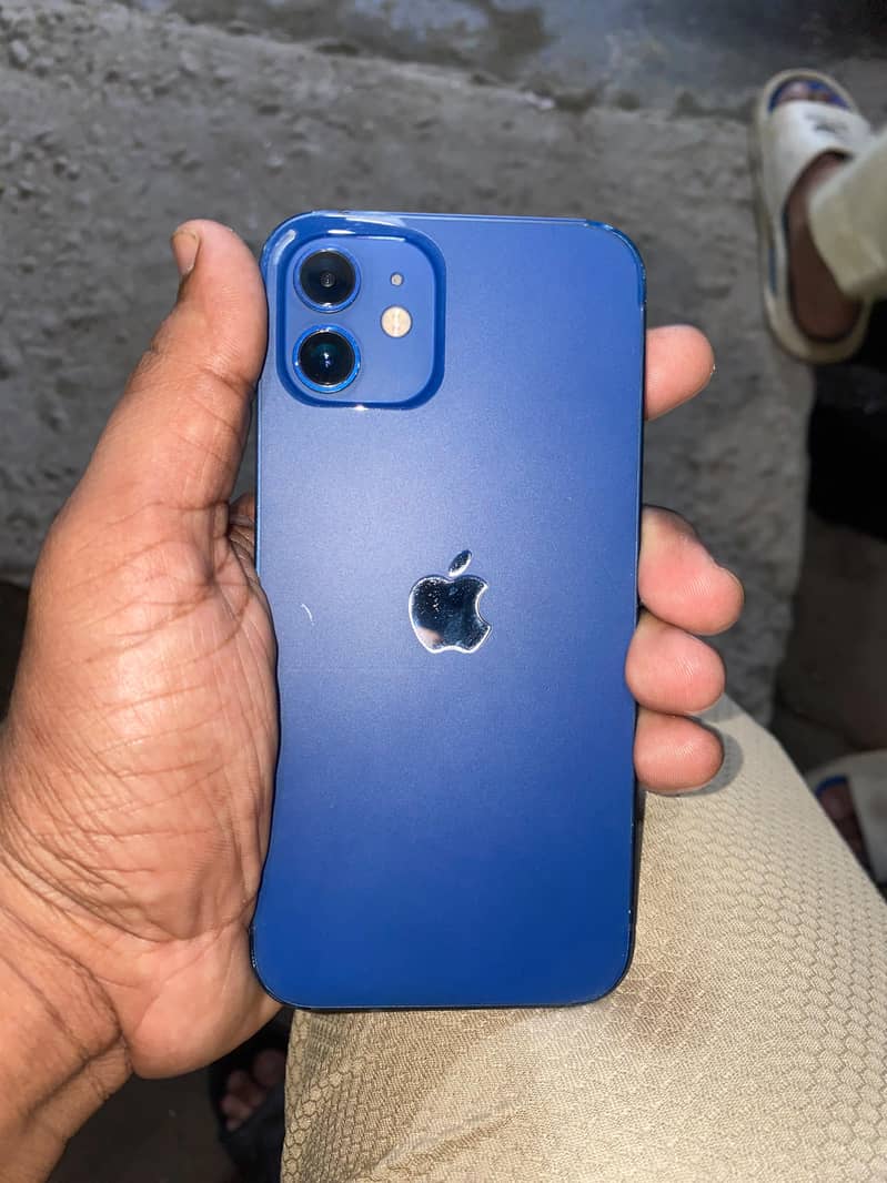 Apple iPhone 12 6