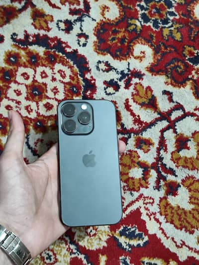Apple iPhone 16 Pro