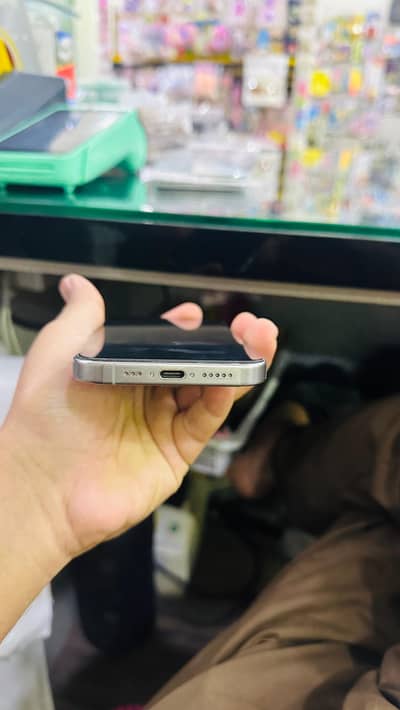 Apple iPhone 15 Pro excahnge posible with 15 pro max or 16 pro max