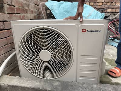 Dawlance AeroMax Inverter 30 1.5 Ton – 2 Weeks Used – Almost New