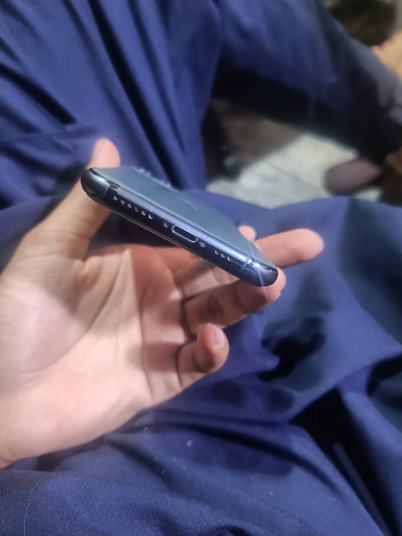 Apple iPhone 11 Pro 1