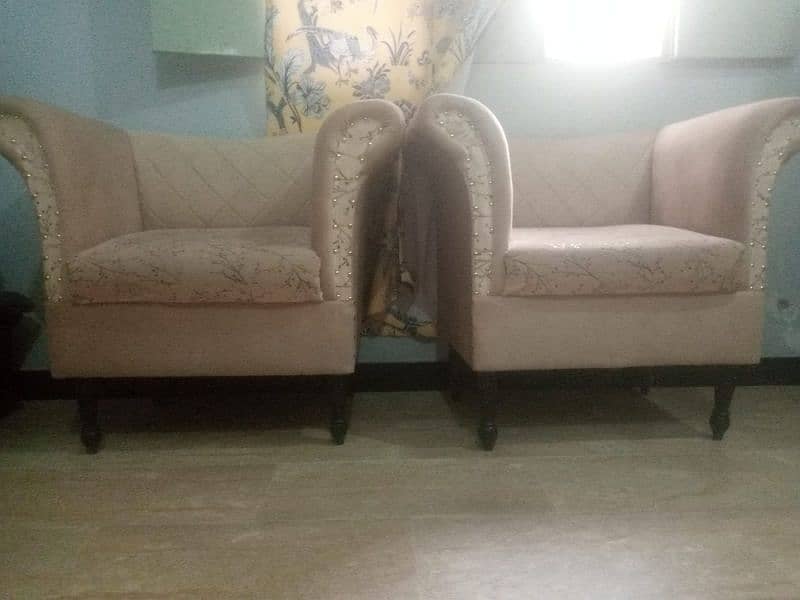 Classic sofa 0