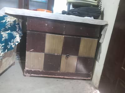 Istri stand for sale