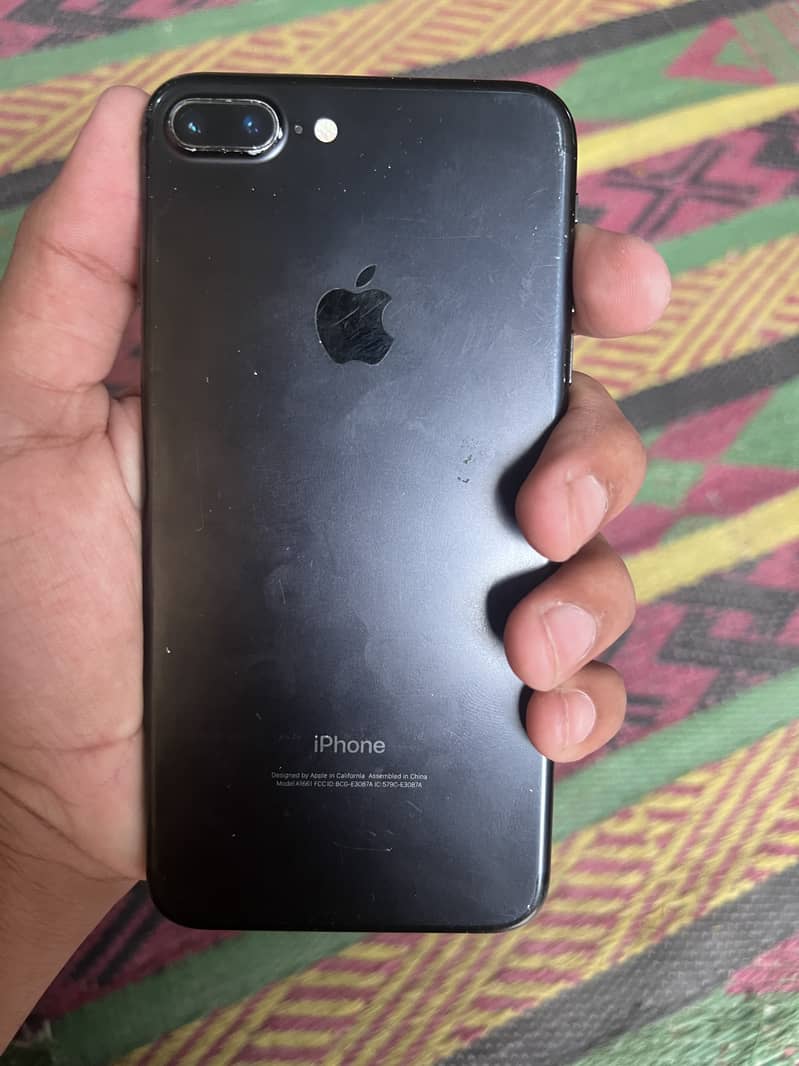 Apple iPhone 7 Plus 1