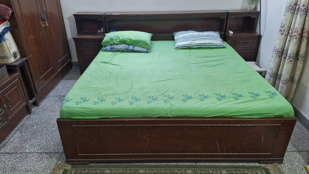 Bed with dressing 4