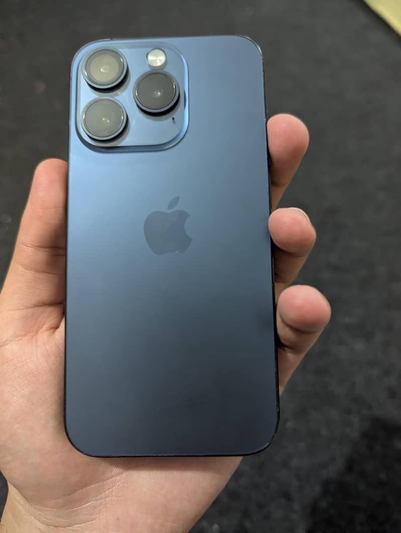 Apple iPhone 15 Pro 0