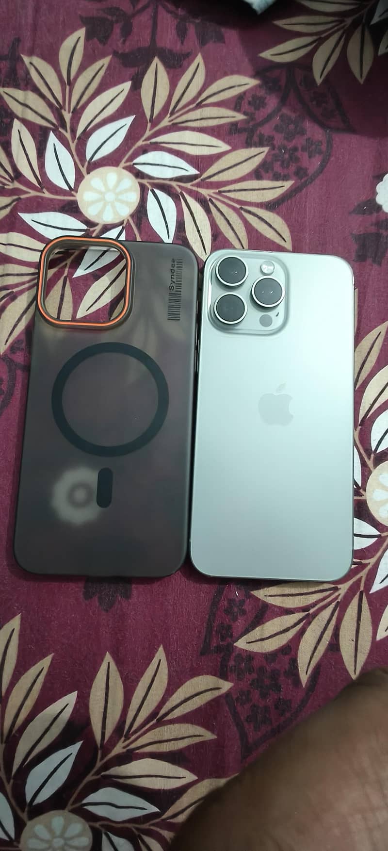 Apple iPhone 15 Pro Max 0