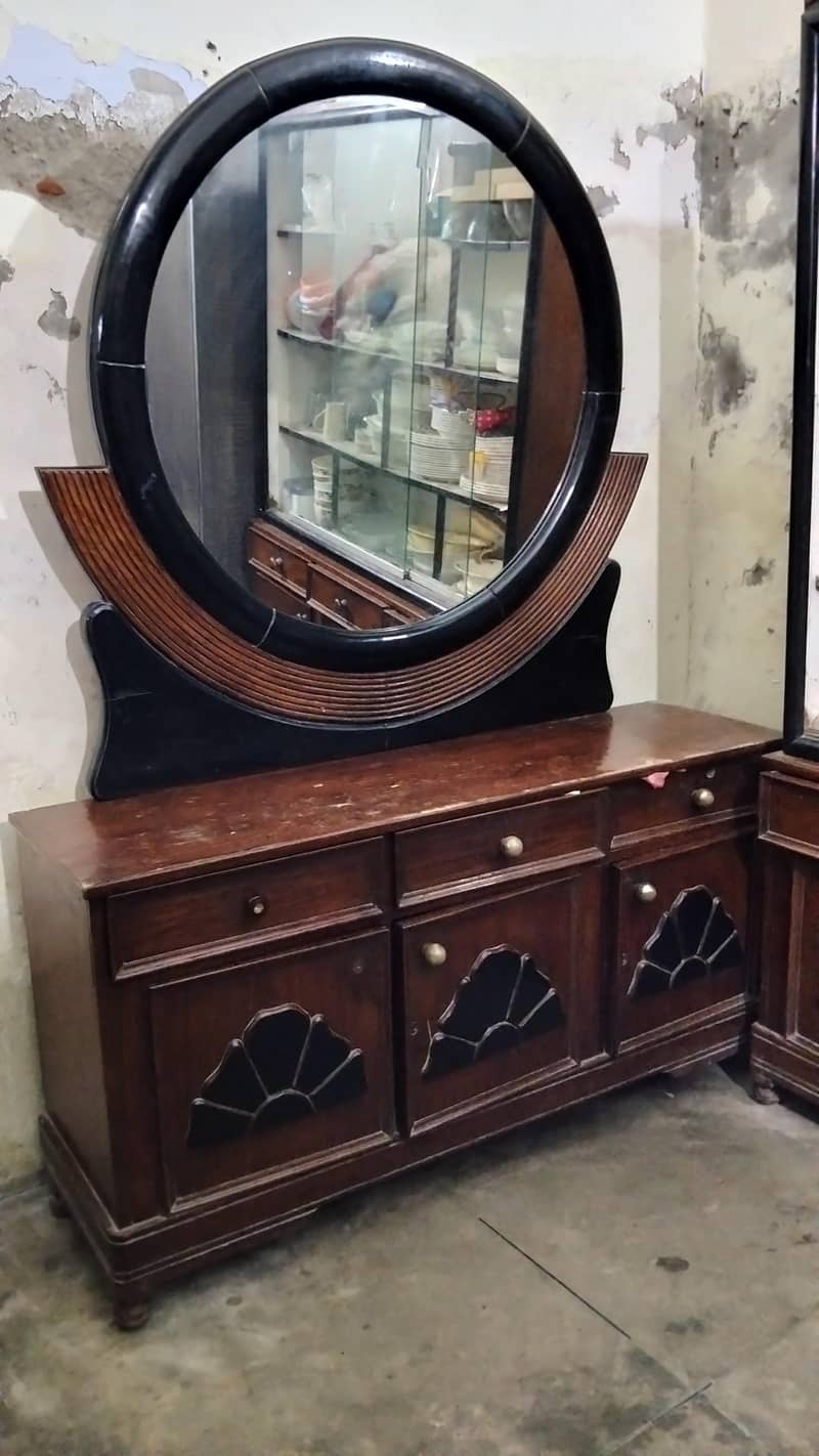 Dressing Table with Large Mirror 0