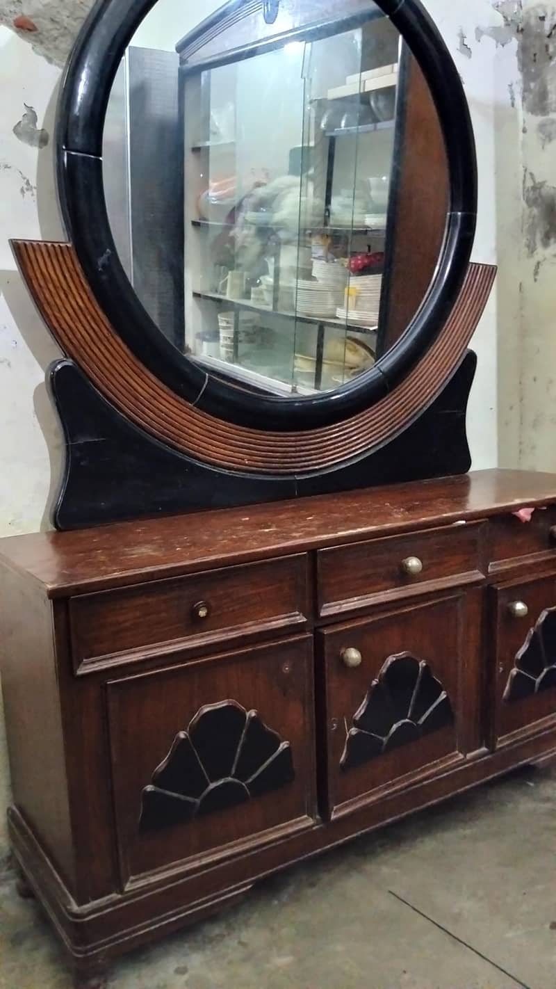 Dressing Table with Large Mirror 1