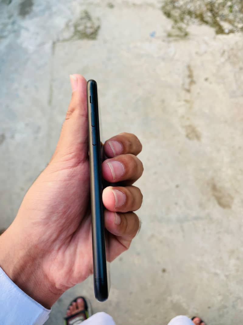 Apple iPhone 7 1
