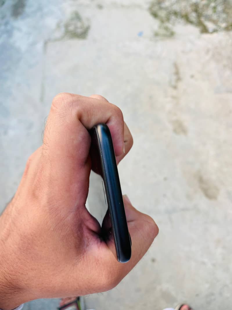 Apple iPhone 7 2