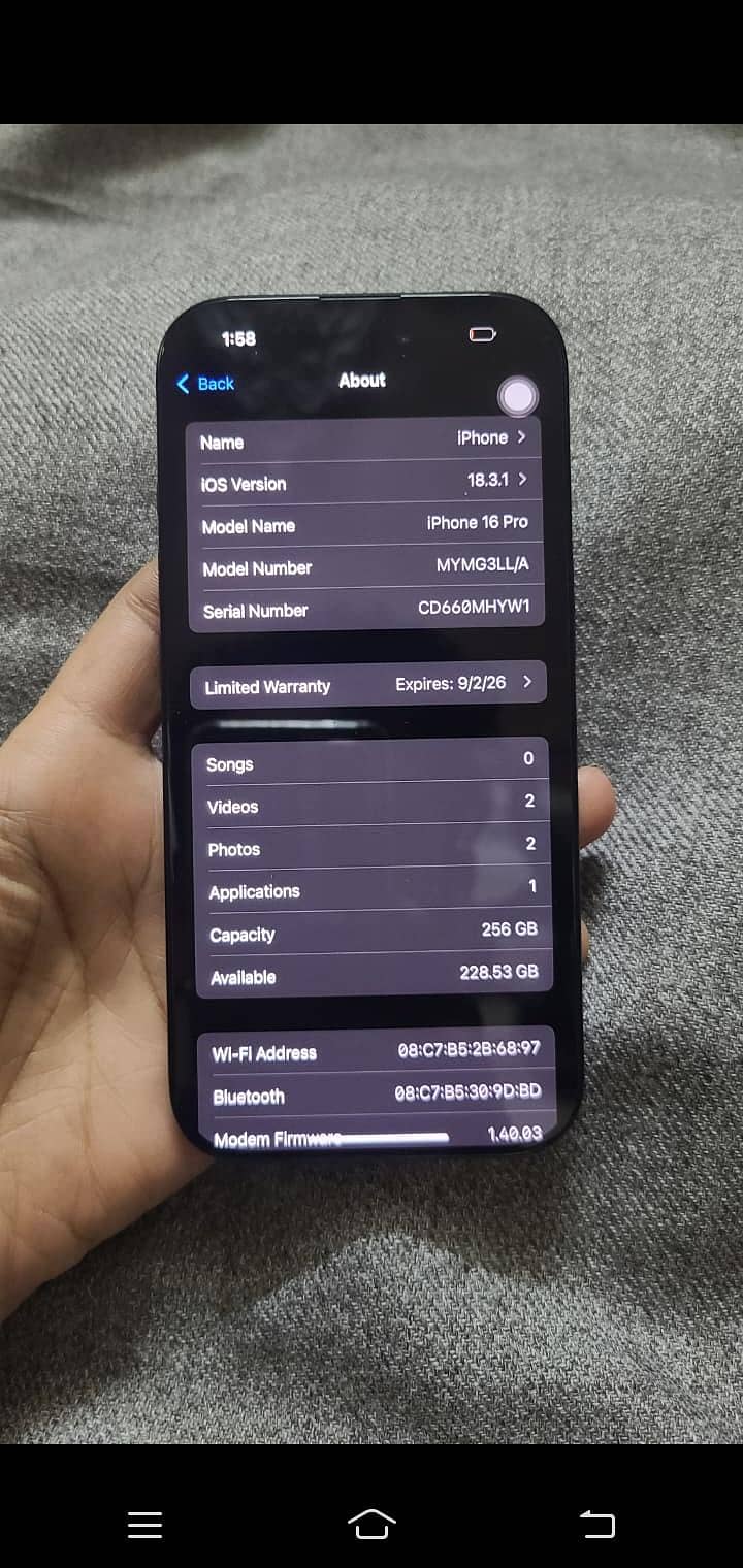 Apple iPhone 16 Pro 4