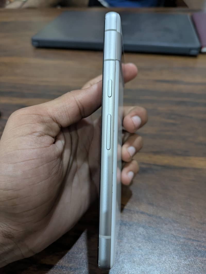 Google Pixel 7a 4