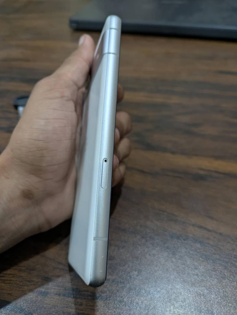 Google Pixel 7a 5