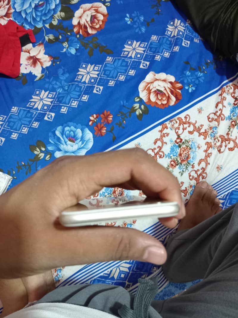 Apple iPhone 6S 2