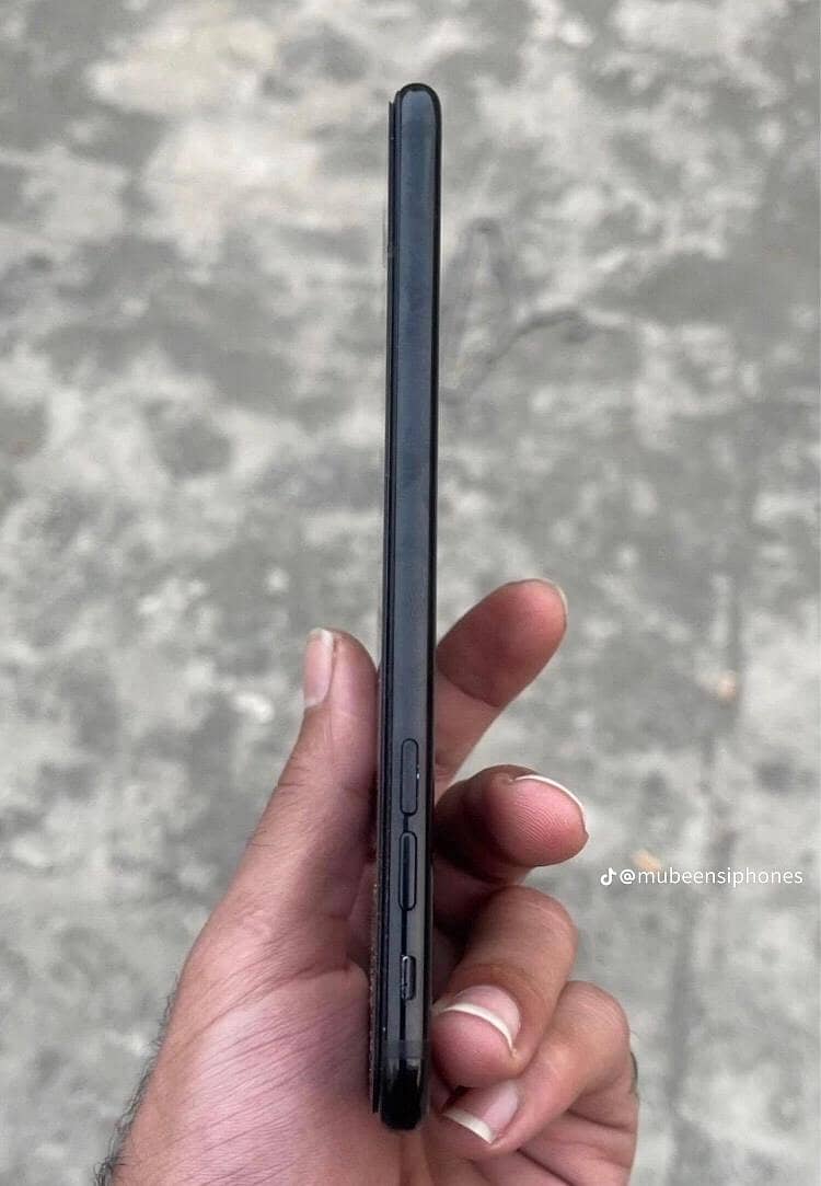 Apple iPhone 7 Plus 2