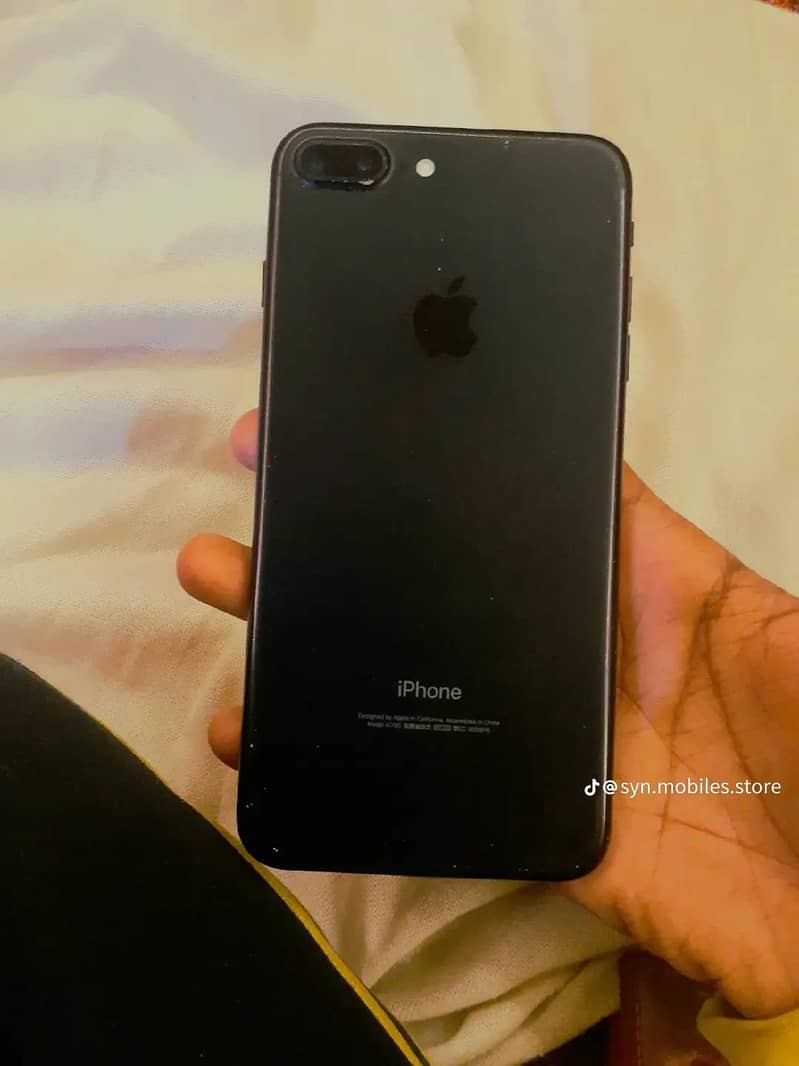 Apple iPhone 7 Plus 6