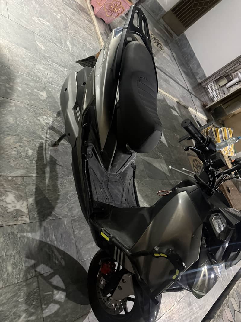 Scooty 4